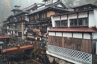銀山温泉初雪