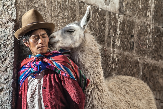Women with lama