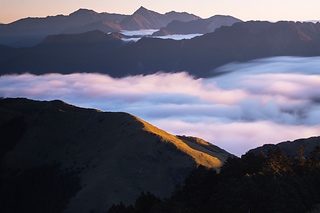 中央尖山雲海