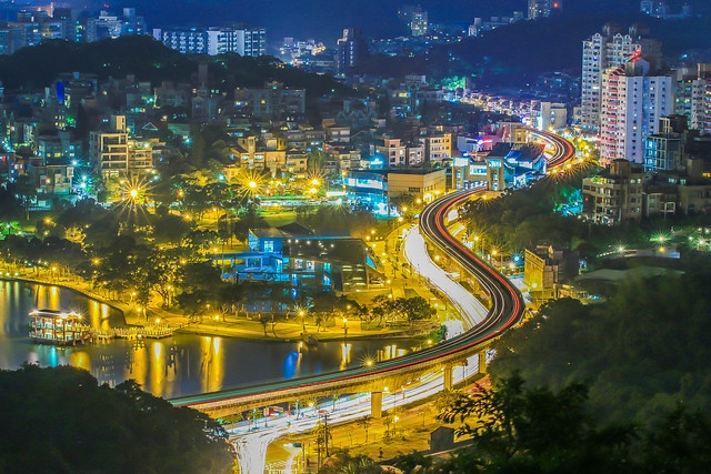 尤俊傑 - 內湖康樂山S型車軌夜景