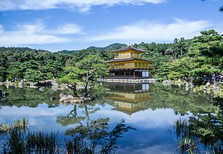 金閣寺水倒影