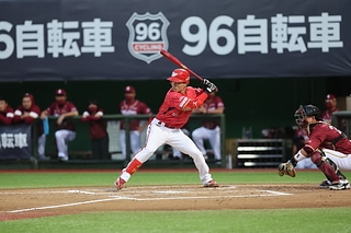 21 李凱威